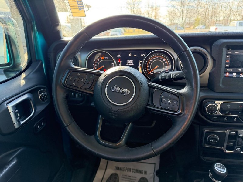 Jeep Wrangler Unlimited Vehicle Full-screen Gallery Image 9