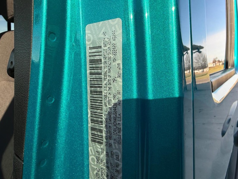 Jeep Wrangler Unlimited Vehicle Full-screen Gallery Image 20