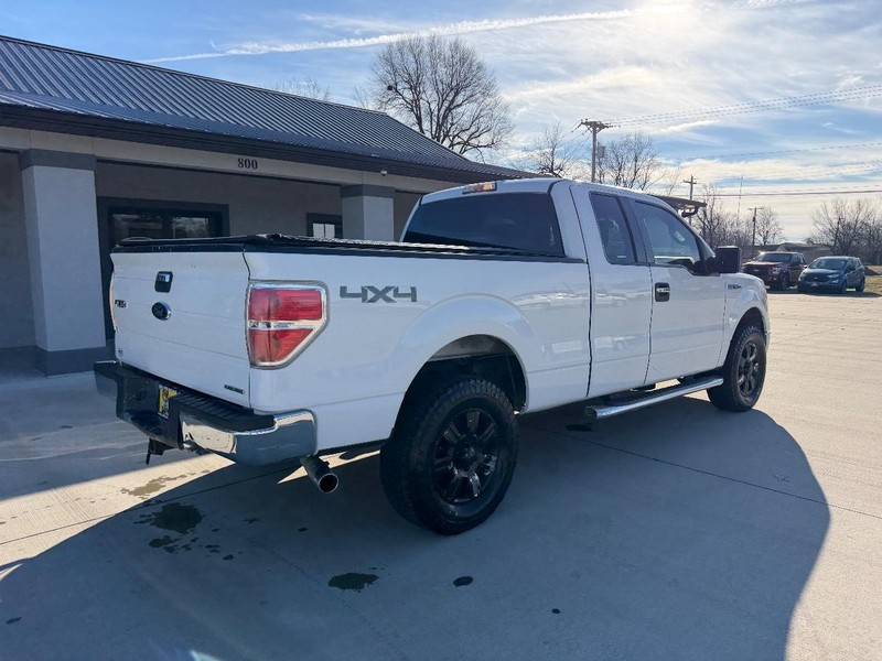 Ford F-150 Vehicle Full-screen Gallery Image 3