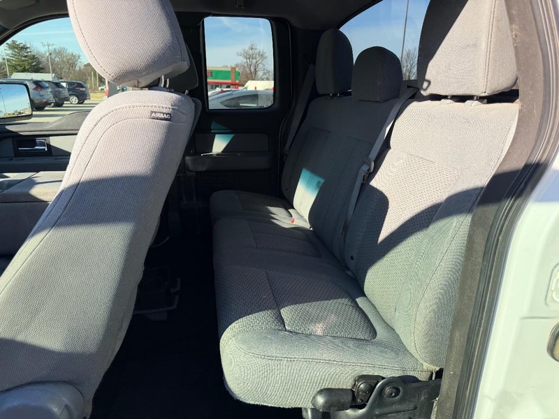 Ford F-150 Vehicle Full-screen Gallery Image 7