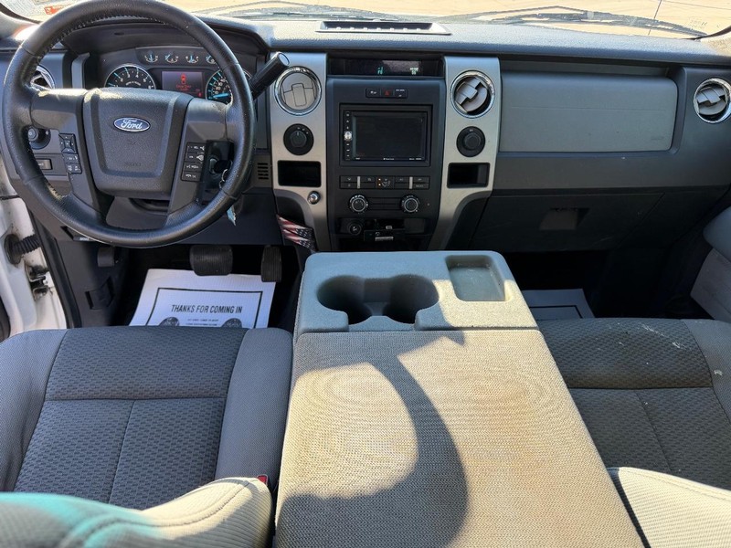 Ford F-150 Vehicle Full-screen Gallery Image 8