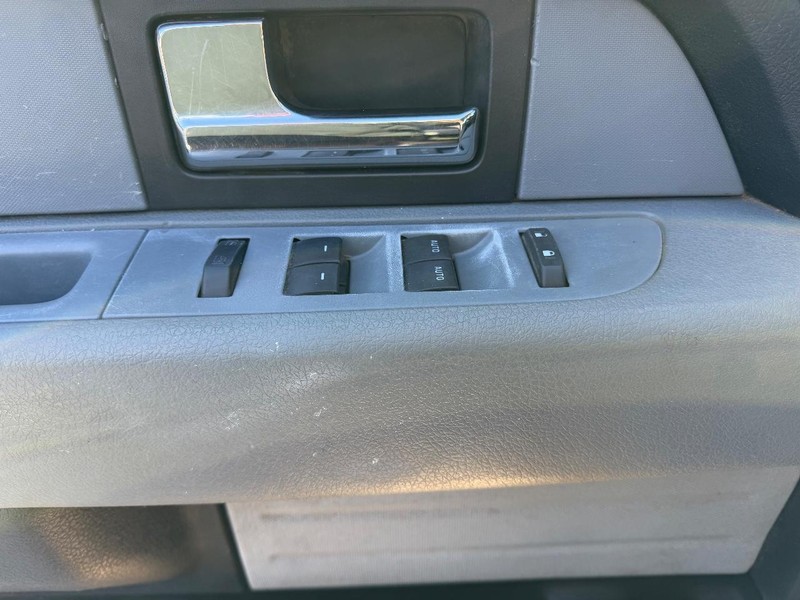 Ford F-150 Vehicle Full-screen Gallery Image 15