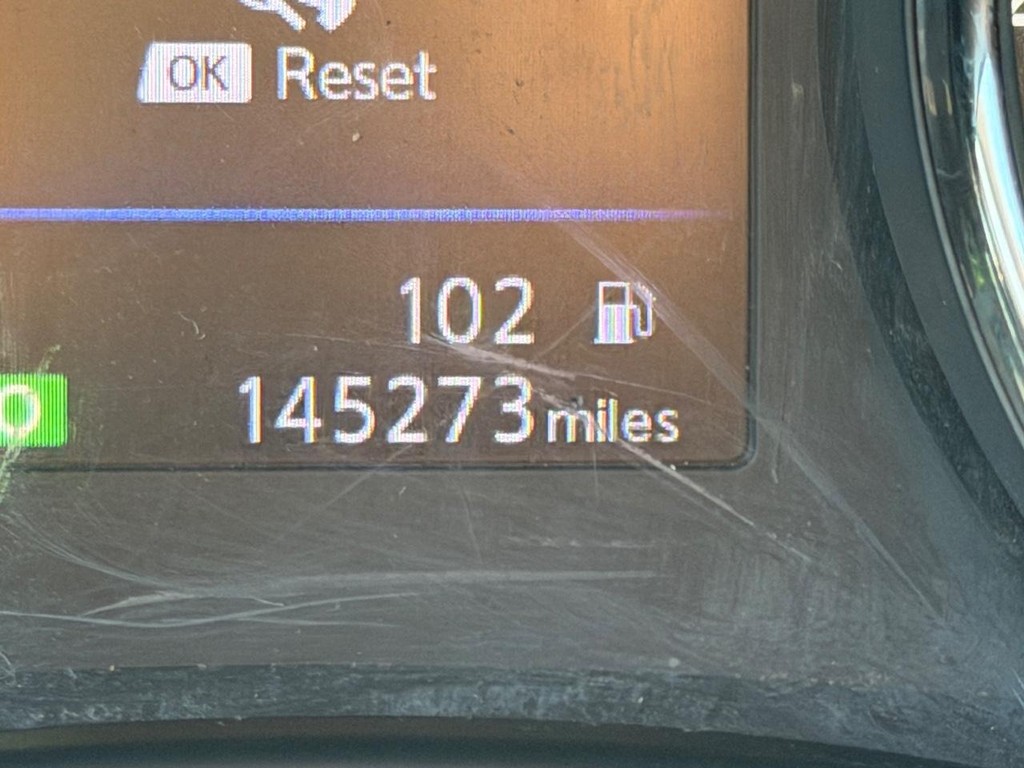 Nissan Rogue Vehicle Full-screen Gallery Image 18