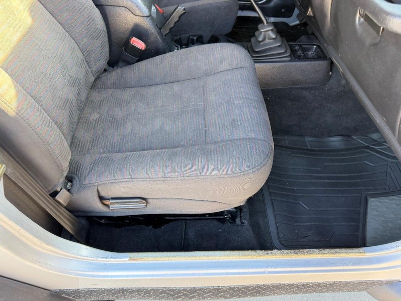 Jeep Wrangler Vehicle Full-screen Gallery Image 13