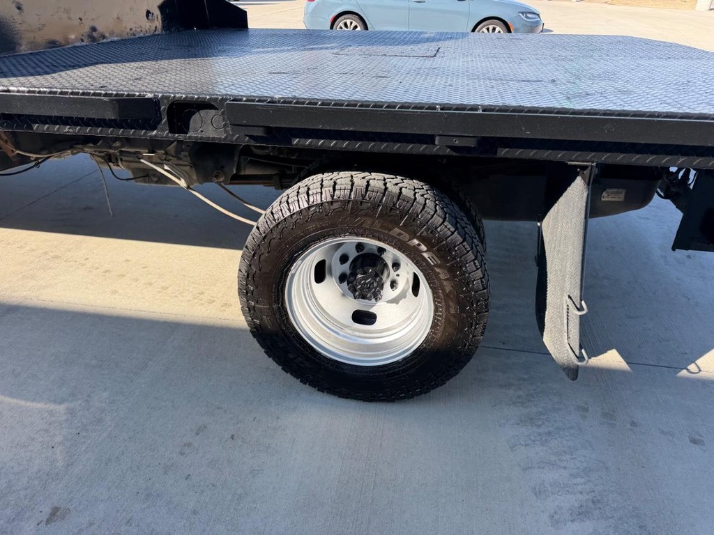 Ford Super Duty F-350 DRW Vehicle Full-screen Gallery Image 5