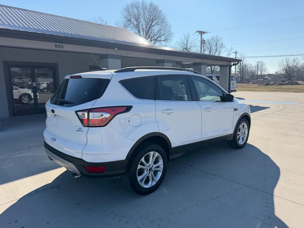 Ford Escape Vehicle Full-screen Gallery Image 03