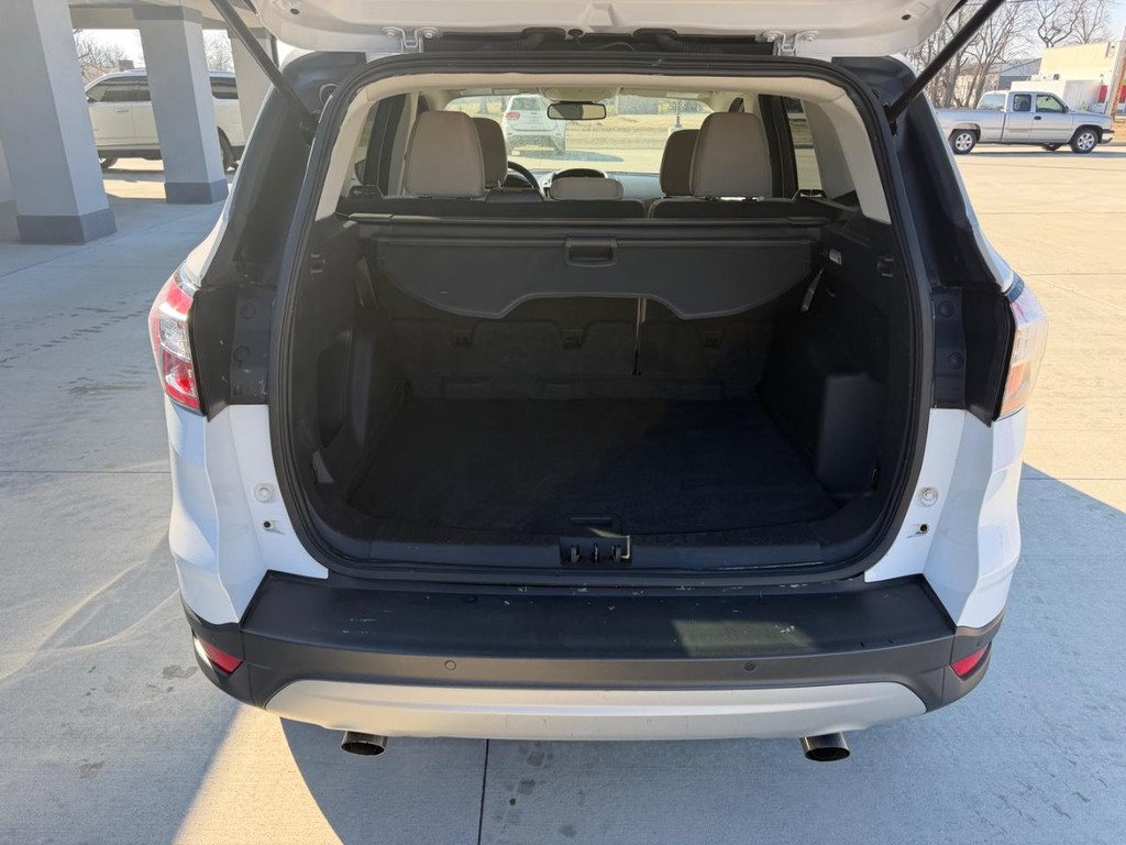 Ford Escape Vehicle Full-screen Gallery Image 05