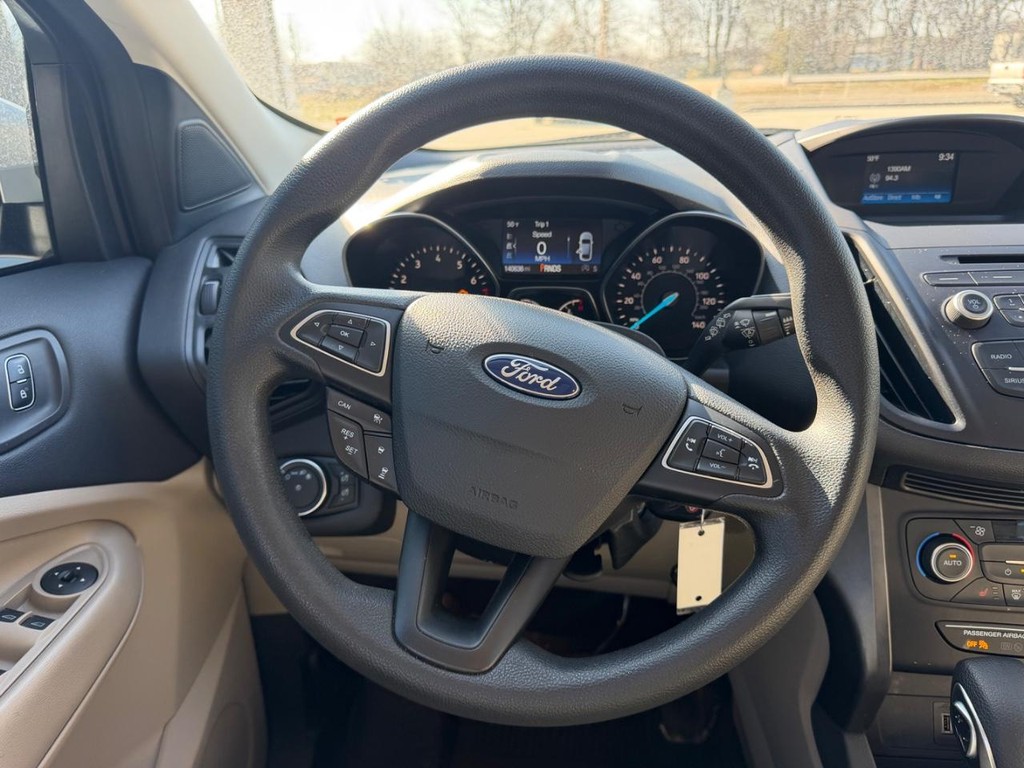 Ford Escape Vehicle Full-screen Gallery Image 09