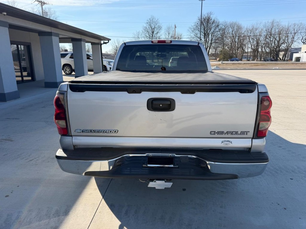 Chevrolet Silverado 1500 Vehicle Full-screen Gallery Image 4