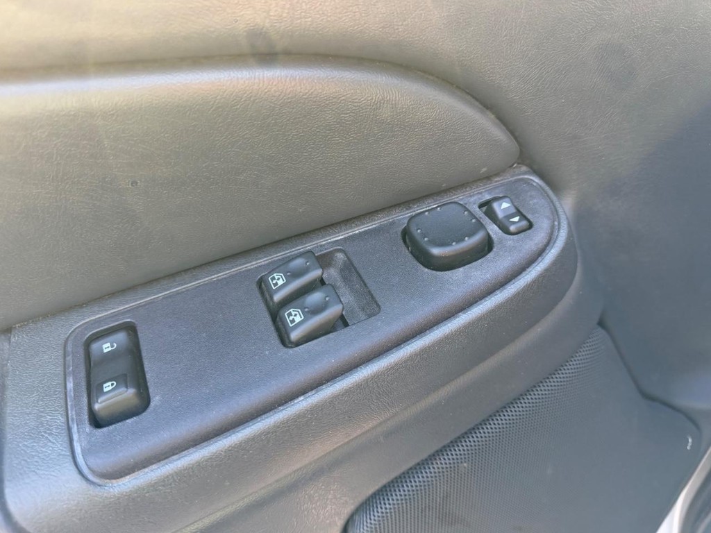 Chevrolet Silverado 1500 Vehicle Full-screen Gallery Image 13