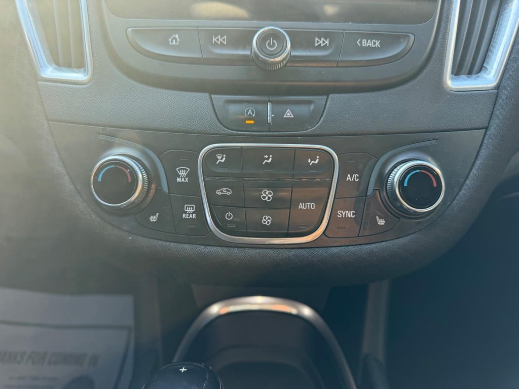 Chevrolet Malibu Vehicle Full-screen Gallery Image 13