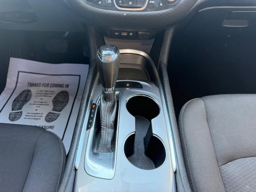 Chevrolet Malibu Vehicle Full-screen Gallery Image 14