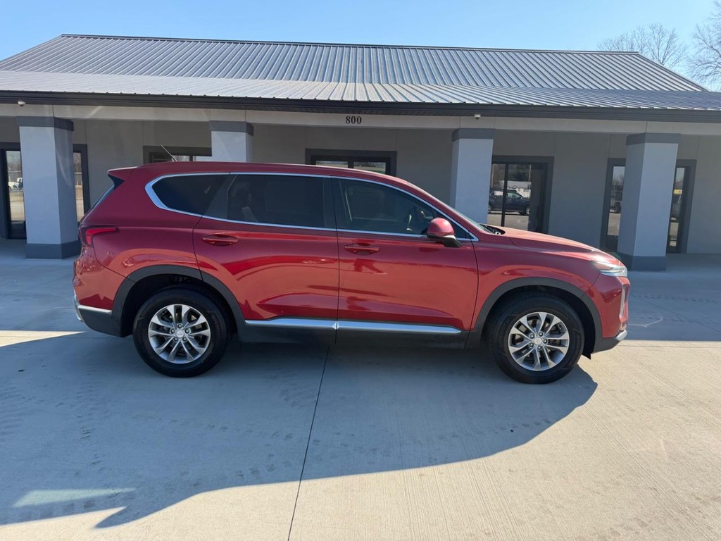 Hyundai Santa Fe Vehicle Full-screen Gallery Image 2