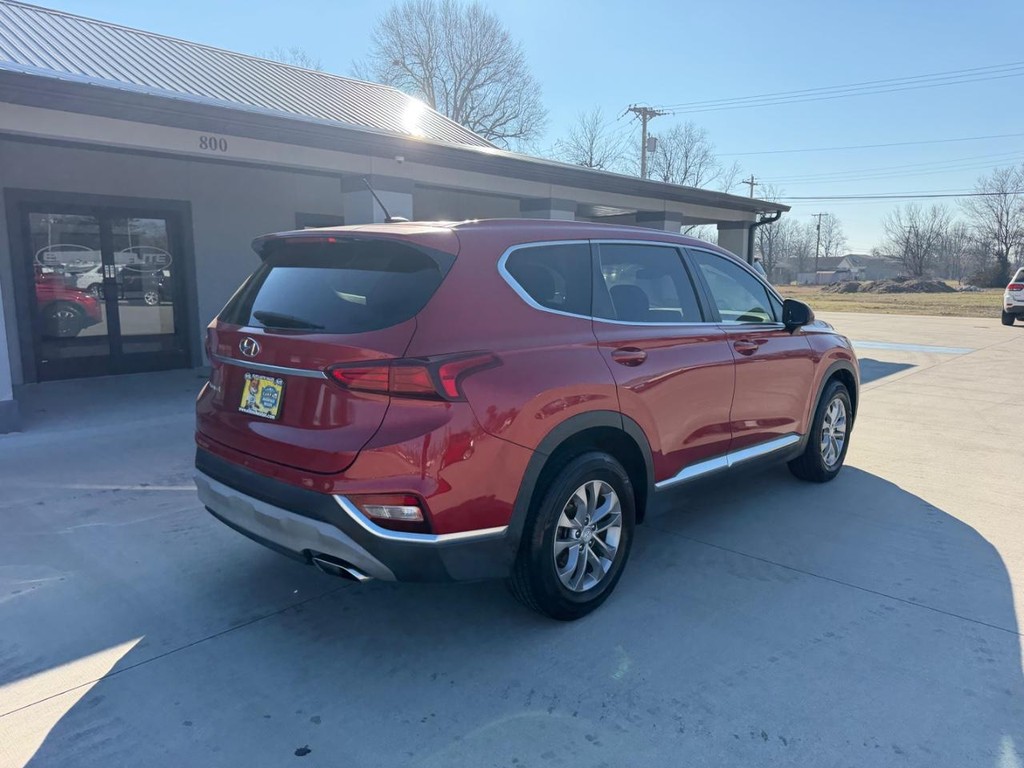 Hyundai Santa Fe Vehicle Full-screen Gallery Image 3