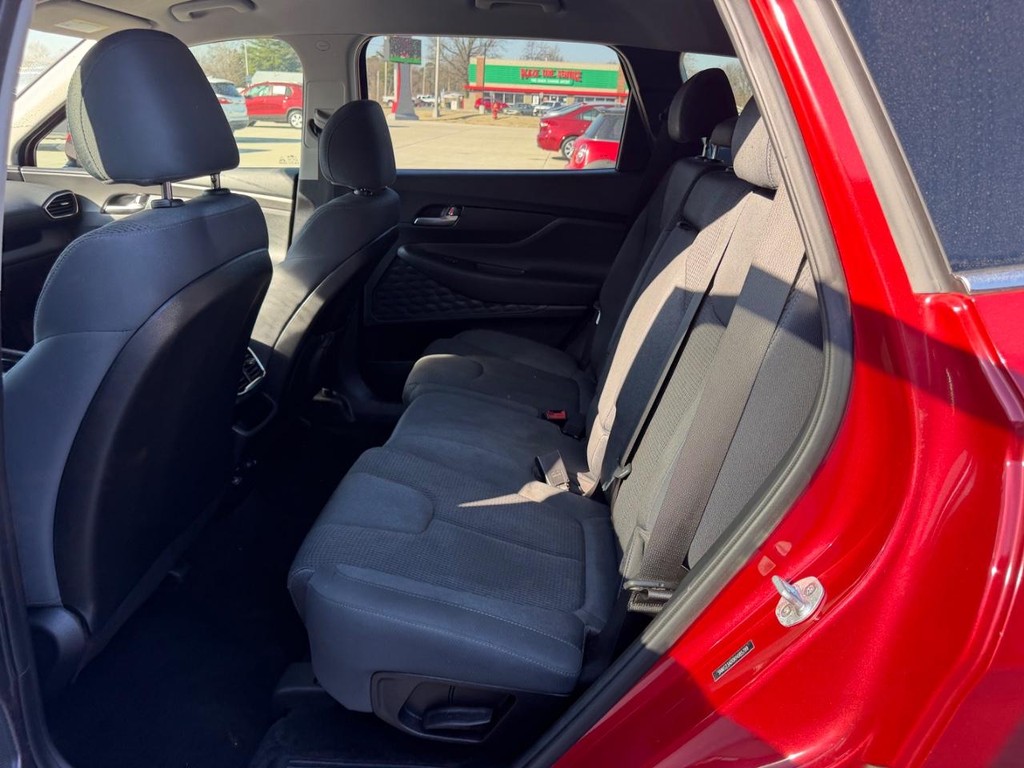 Hyundai Santa Fe Vehicle Full-screen Gallery Image 7