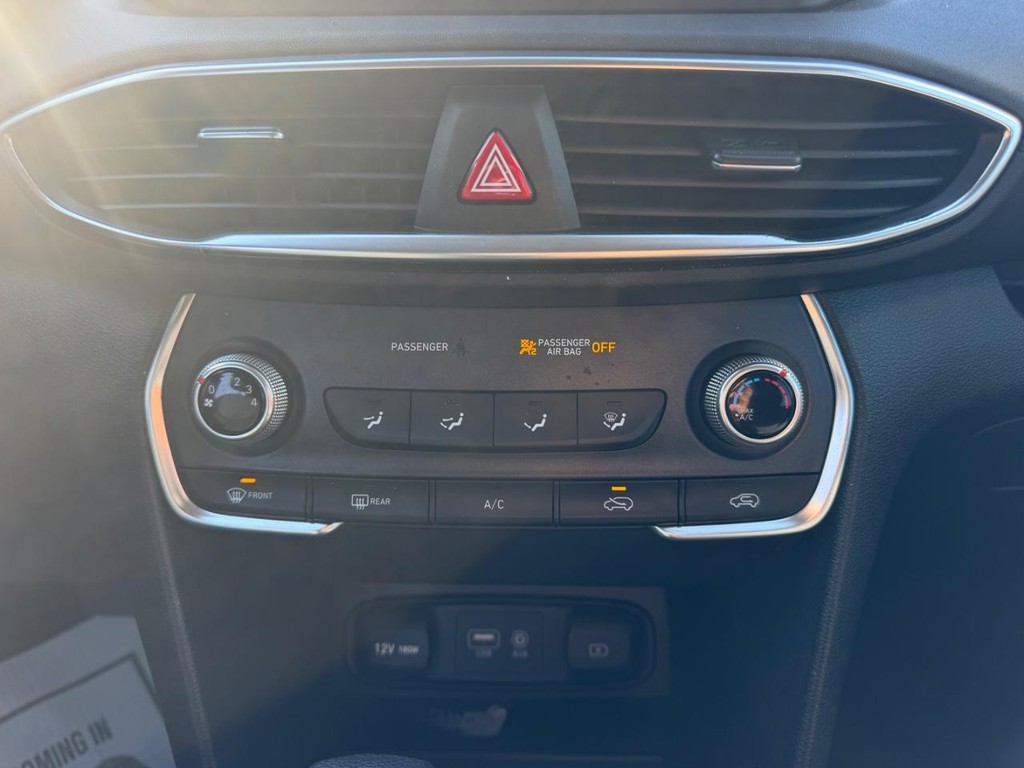 Hyundai Santa Fe Vehicle Full-screen Gallery Image 13