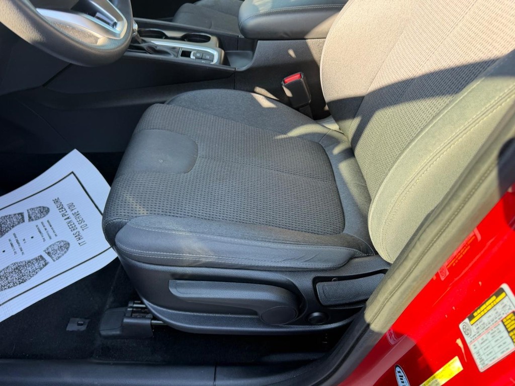 Hyundai Santa Fe Vehicle Full-screen Gallery Image 17