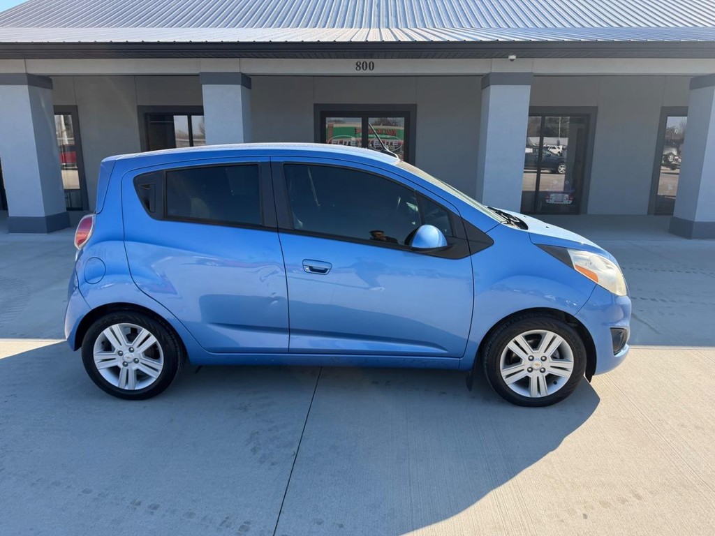 Chevrolet Spark Vehicle Full-screen Gallery Image 2