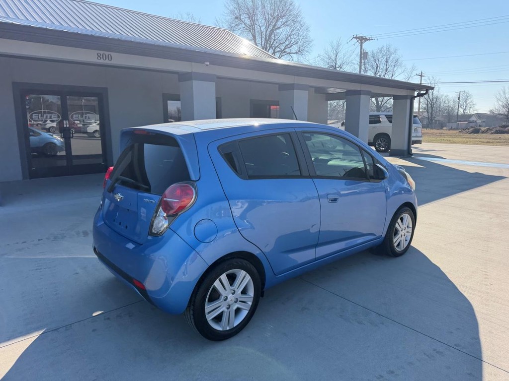 Chevrolet Spark Vehicle Full-screen Gallery Image 3