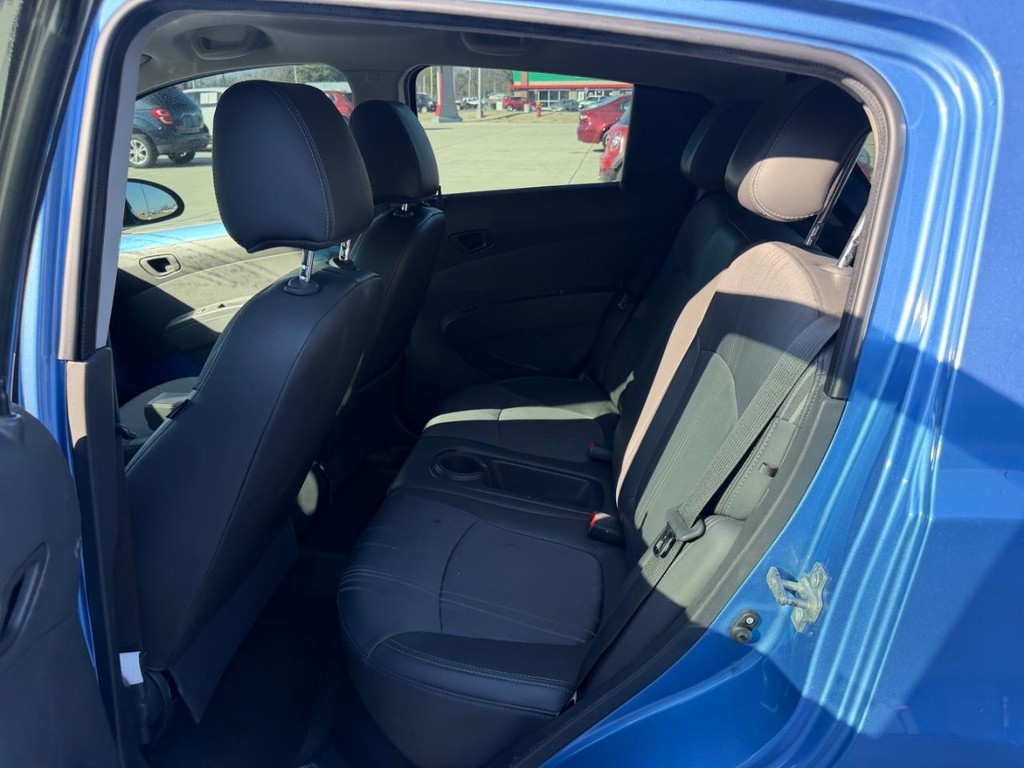 Chevrolet Spark Vehicle Full-screen Gallery Image 7