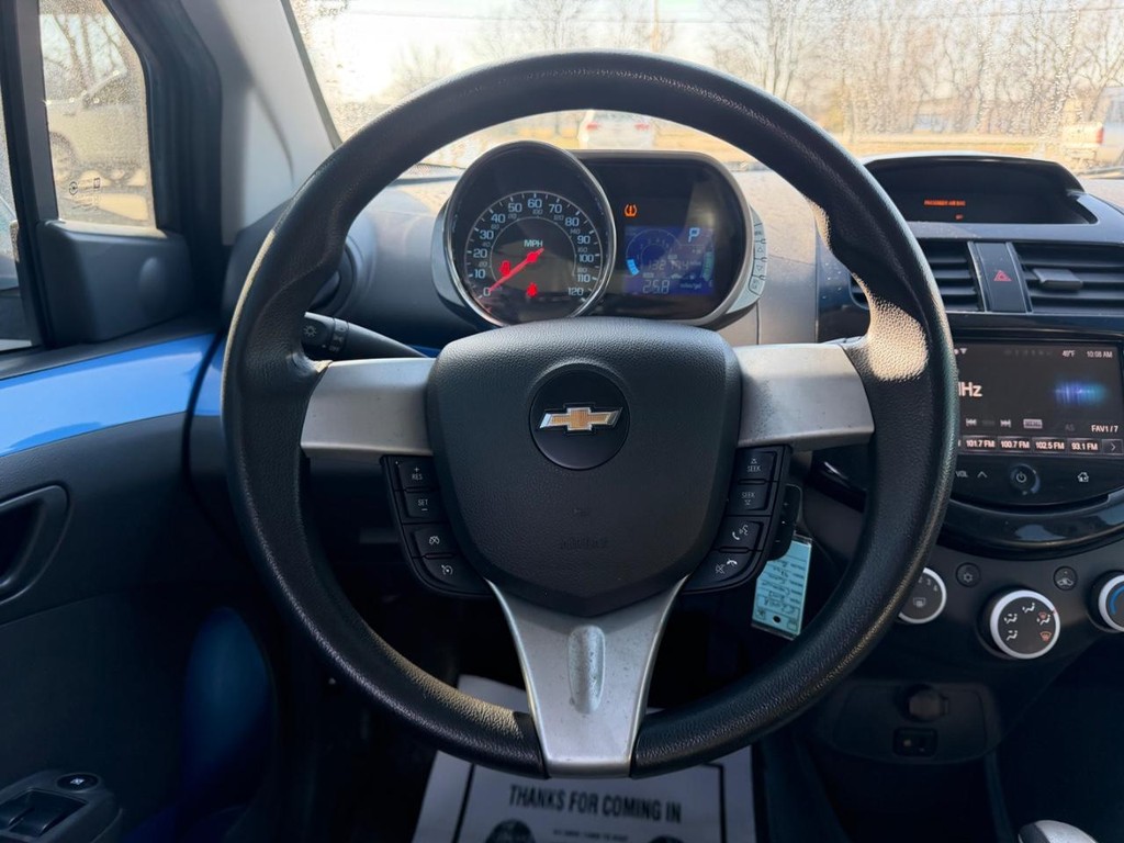 Chevrolet Spark Vehicle Full-screen Gallery Image 9