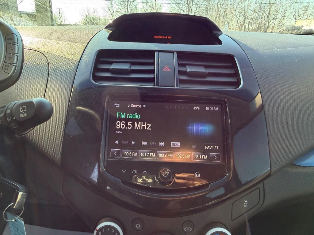 Chevrolet Spark Vehicle Full-screen Gallery Image 12