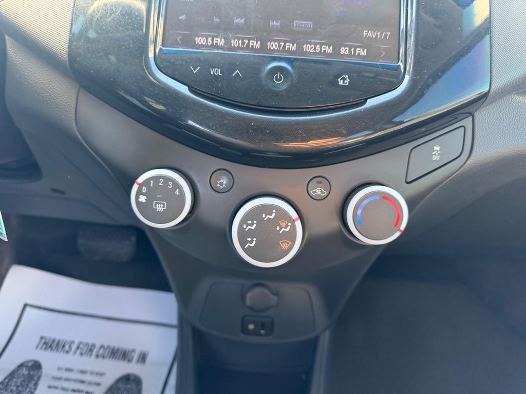 Chevrolet Spark Vehicle Full-screen Gallery Image 13