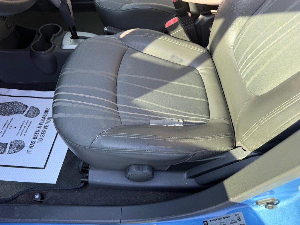 Chevrolet Spark Vehicle Full-screen Gallery Image 17