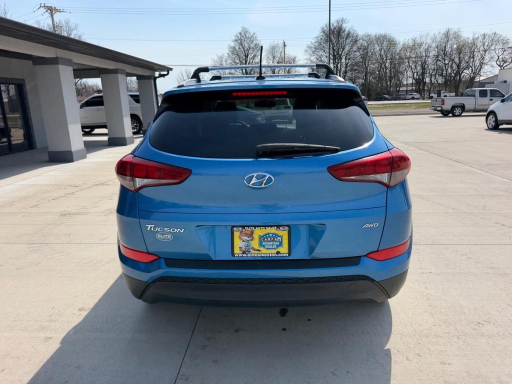 Hyundai Tucson Vehicle Full-screen Gallery Image 4