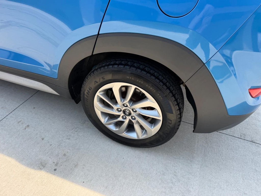 Hyundai Tucson Vehicle Full-screen Gallery Image 6