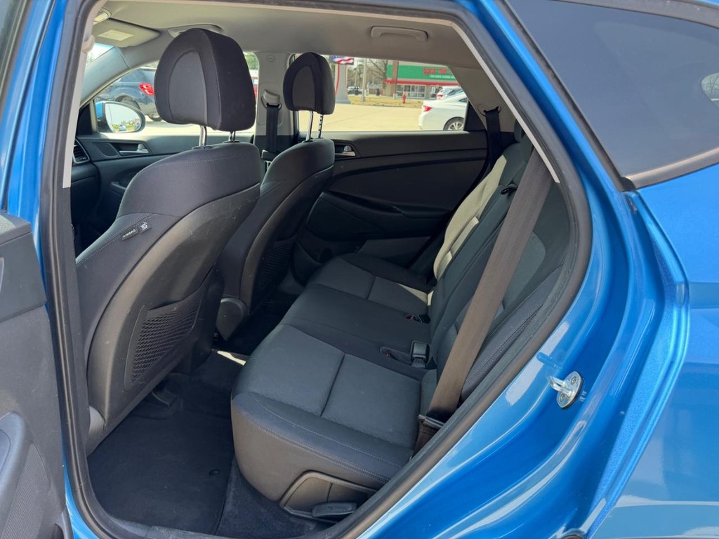 Hyundai Tucson Vehicle Full-screen Gallery Image 7