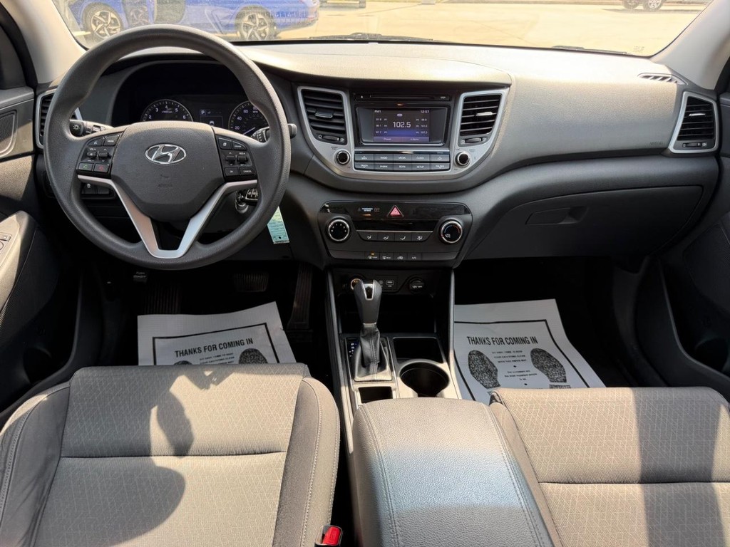 Hyundai Tucson Vehicle Full-screen Gallery Image 8