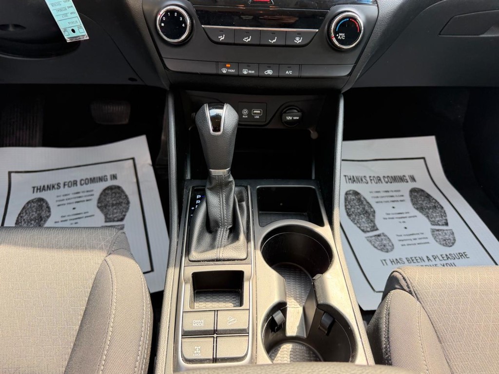 Hyundai Tucson Vehicle Full-screen Gallery Image 14