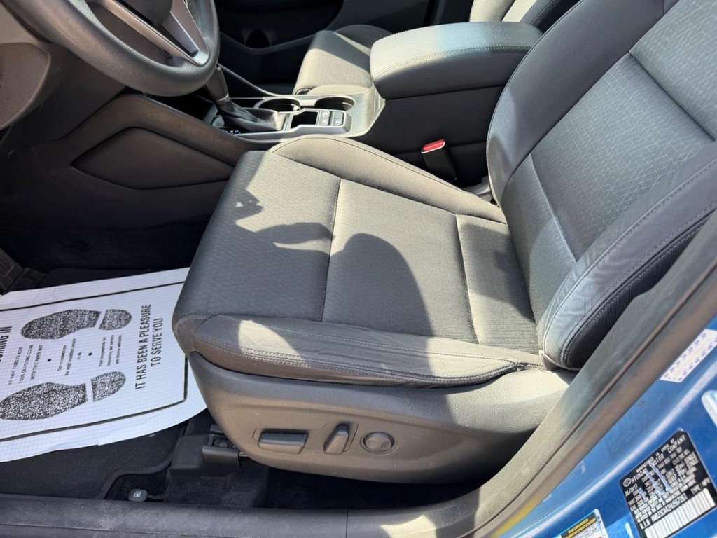 Hyundai Tucson Vehicle Full-screen Gallery Image 17