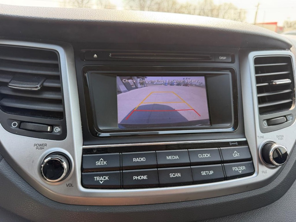 Hyundai Tucson Vehicle Full-screen Gallery Image 19