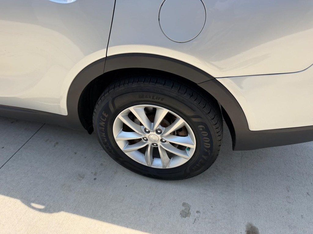 Kia Sorento Vehicle Full-screen Gallery Image 6