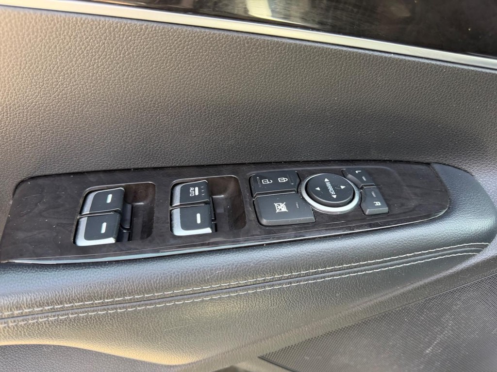 Kia Sorento Vehicle Full-screen Gallery Image 17