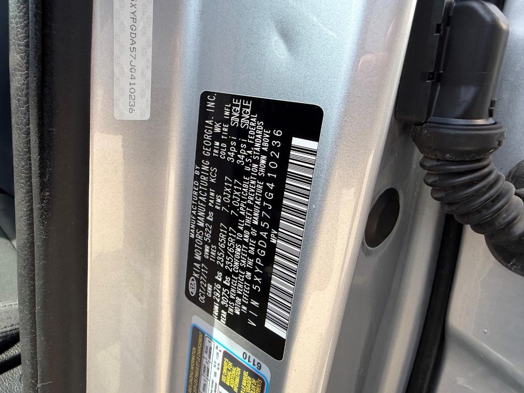 Kia Sorento Vehicle Full-screen Gallery Image 21