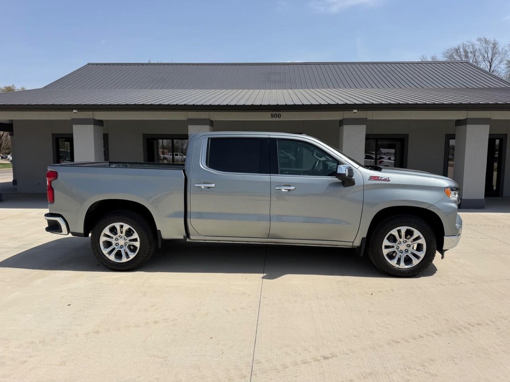 Chevrolet Silverado 1500 Vehicle Full-screen Gallery Image 2