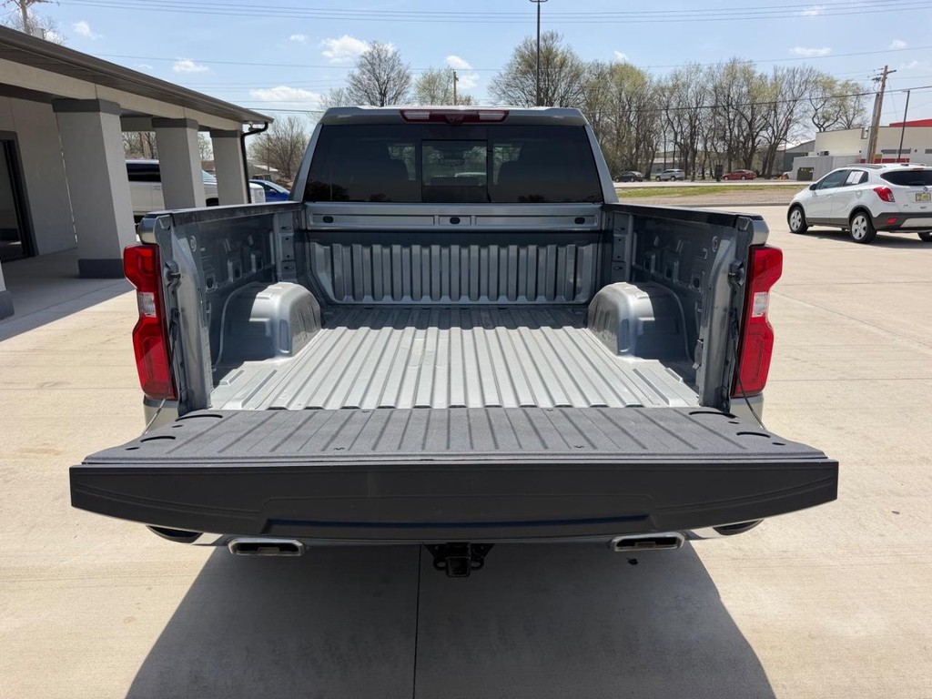 Chevrolet Silverado 1500 Vehicle Full-screen Gallery Image 5