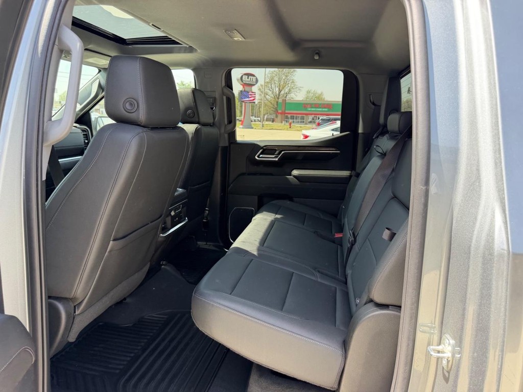 Chevrolet Silverado 1500 Vehicle Full-screen Gallery Image 7