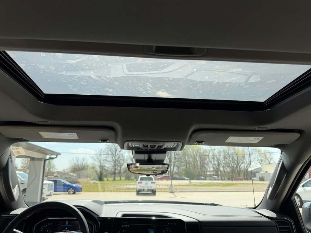 Chevrolet Silverado 1500 Vehicle Full-screen Gallery Image 8