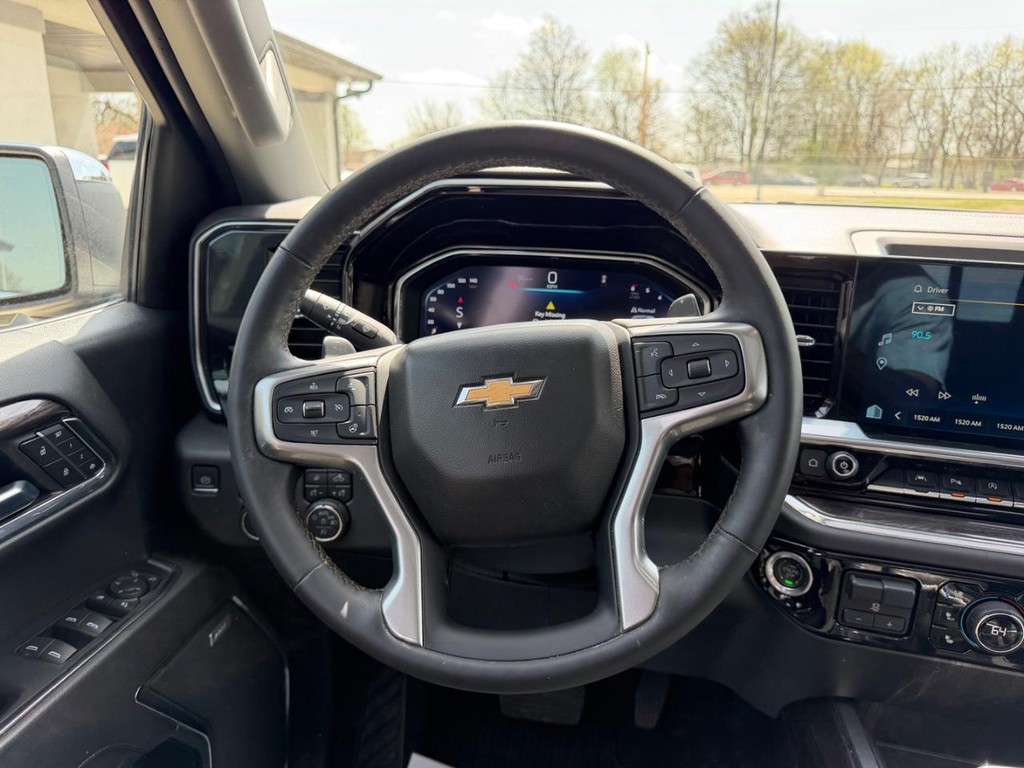 Chevrolet Silverado 1500 Vehicle Full-screen Gallery Image 10