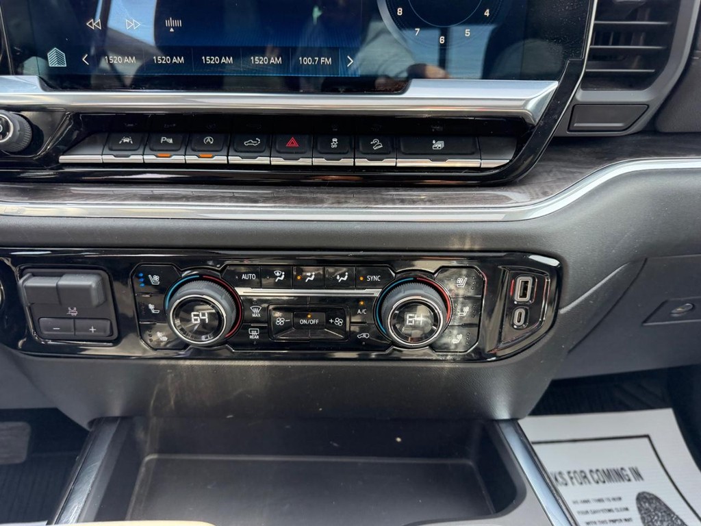 Chevrolet Silverado 1500 Vehicle Full-screen Gallery Image 14