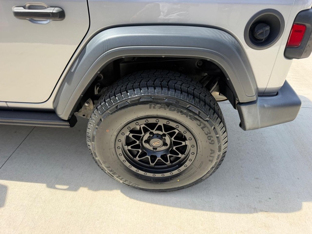 Jeep Wrangler Unlimited Vehicle Full-screen Gallery Image 6