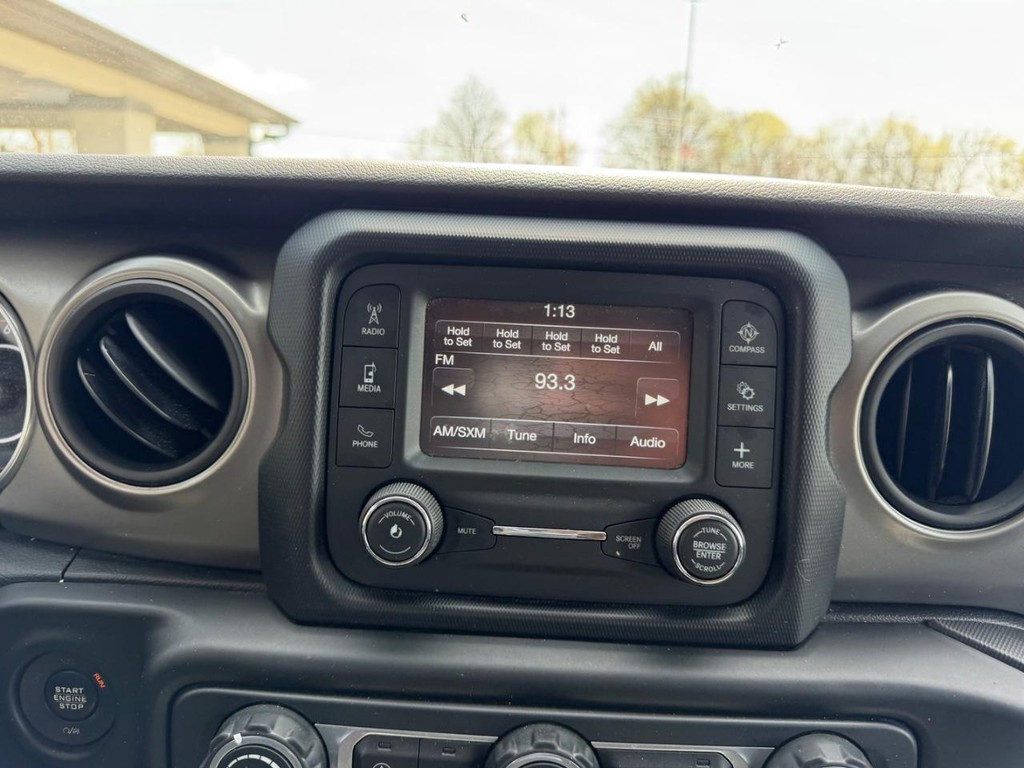 Jeep Wrangler Unlimited Vehicle Full-screen Gallery Image 12