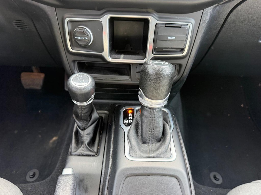 Jeep Wrangler Unlimited Vehicle Full-screen Gallery Image 14