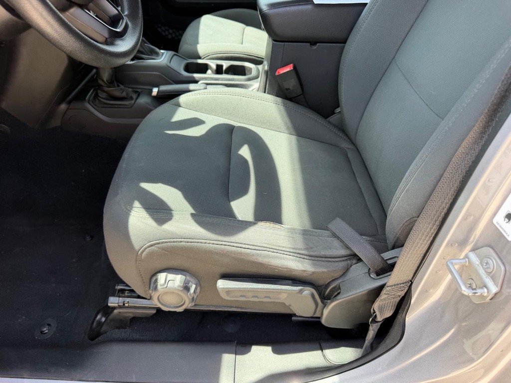 Jeep Wrangler Unlimited Vehicle Full-screen Gallery Image 17