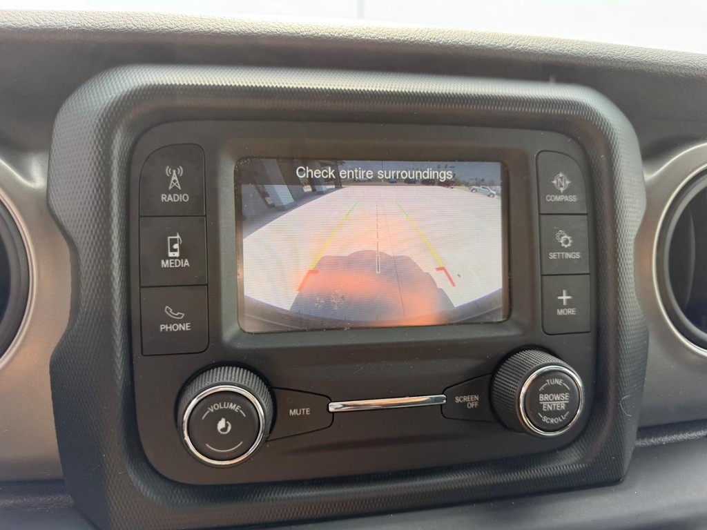 Jeep Wrangler Unlimited Vehicle Full-screen Gallery Image 19