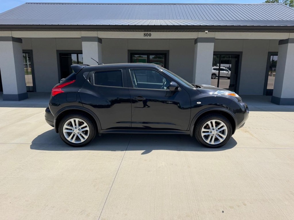 Nissan Juke Vehicle Full-screen Gallery Image 02